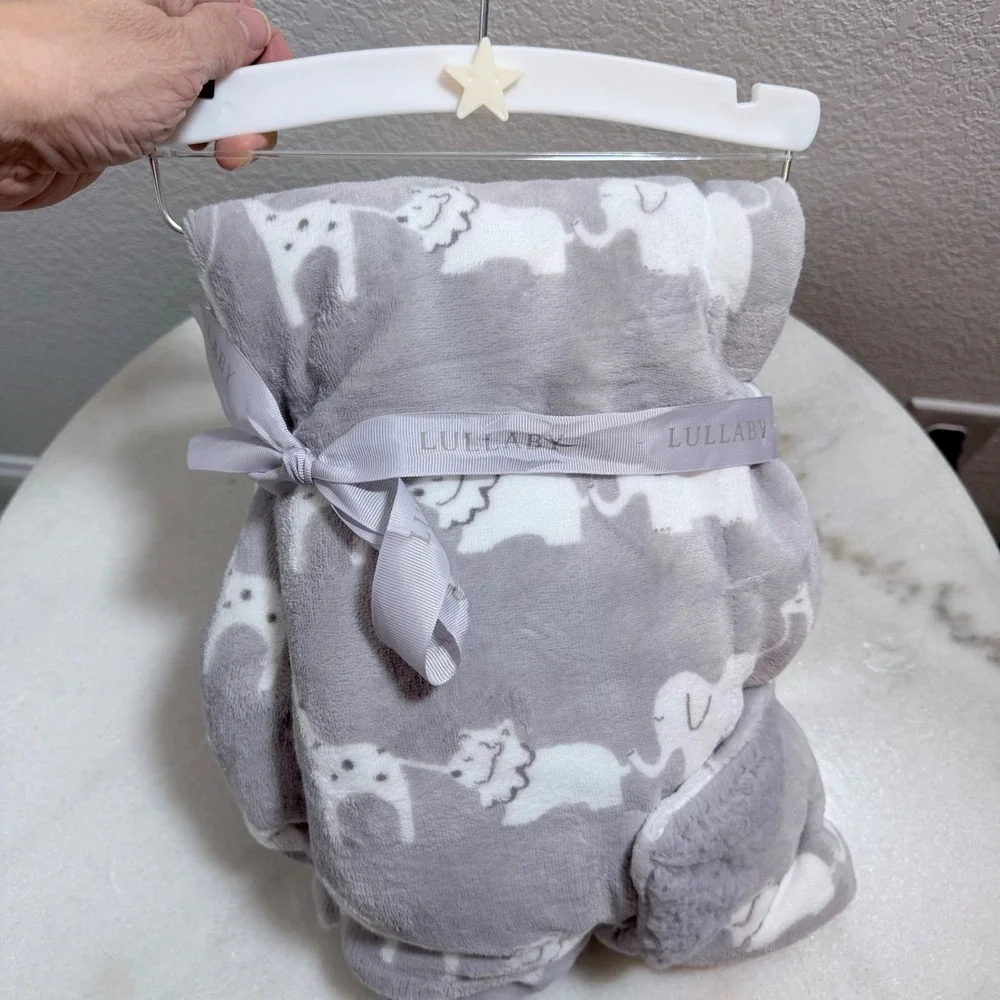 Lullaby Luxury Baby Blanket Gray‎ White Animal Print 30 x 40 Plush Sherpa Fleece